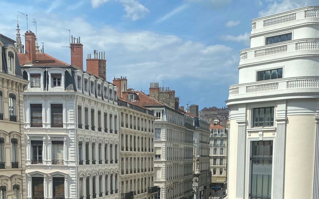 De la nécessaire mention du nom et de la qualité du signataire du mandat immobilier