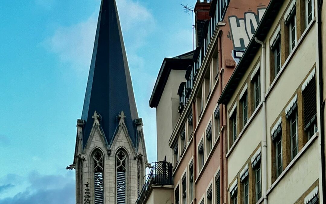 Aléa dans l’exécution de travaux de réhabilitation et devoir de conseil du CGP et du notaire